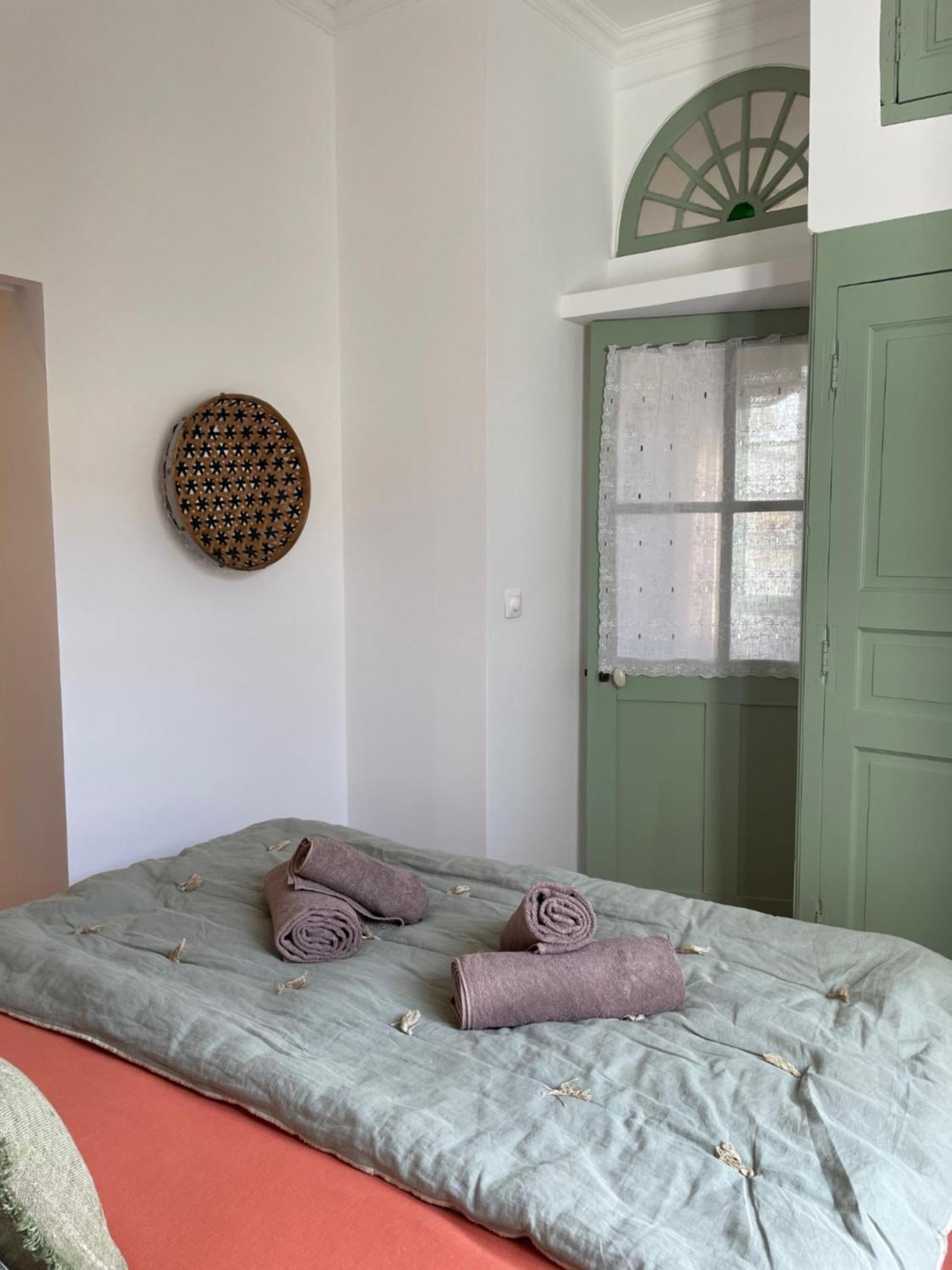 Ferienwohnung L'Ecrin De Mona Au Coeur De Lourmarin Exterior foto
