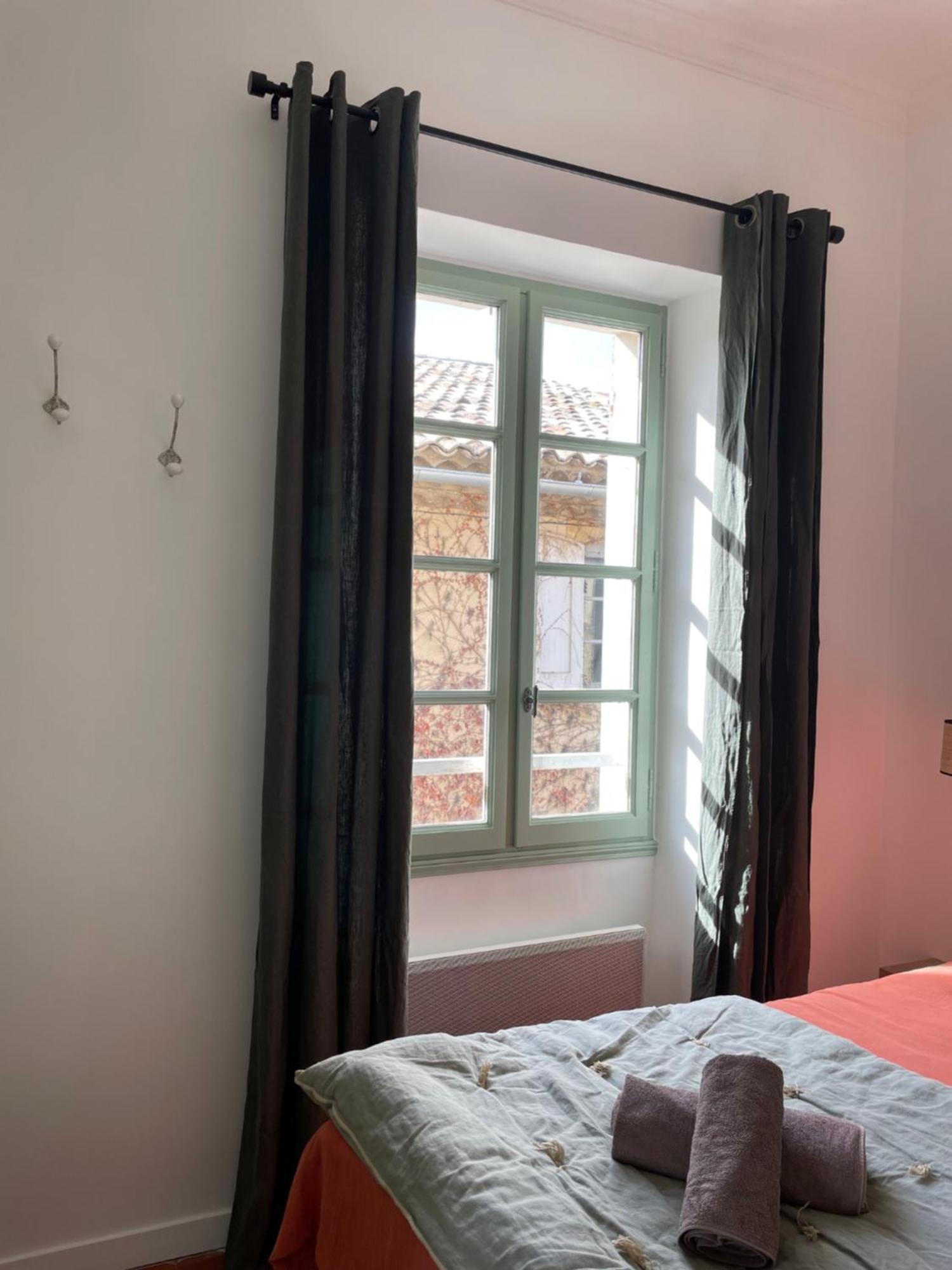 Ferienwohnung L'Ecrin De Mona Au Coeur De Lourmarin Exterior foto